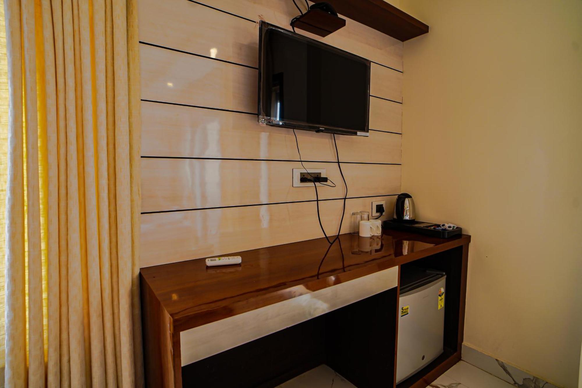 Prasant On Beach Resort !! Lift - Wifi -Restaurant-Parking Facilities-Newly Decorated Room !! Mandarmani Dış mekan fotoğraf