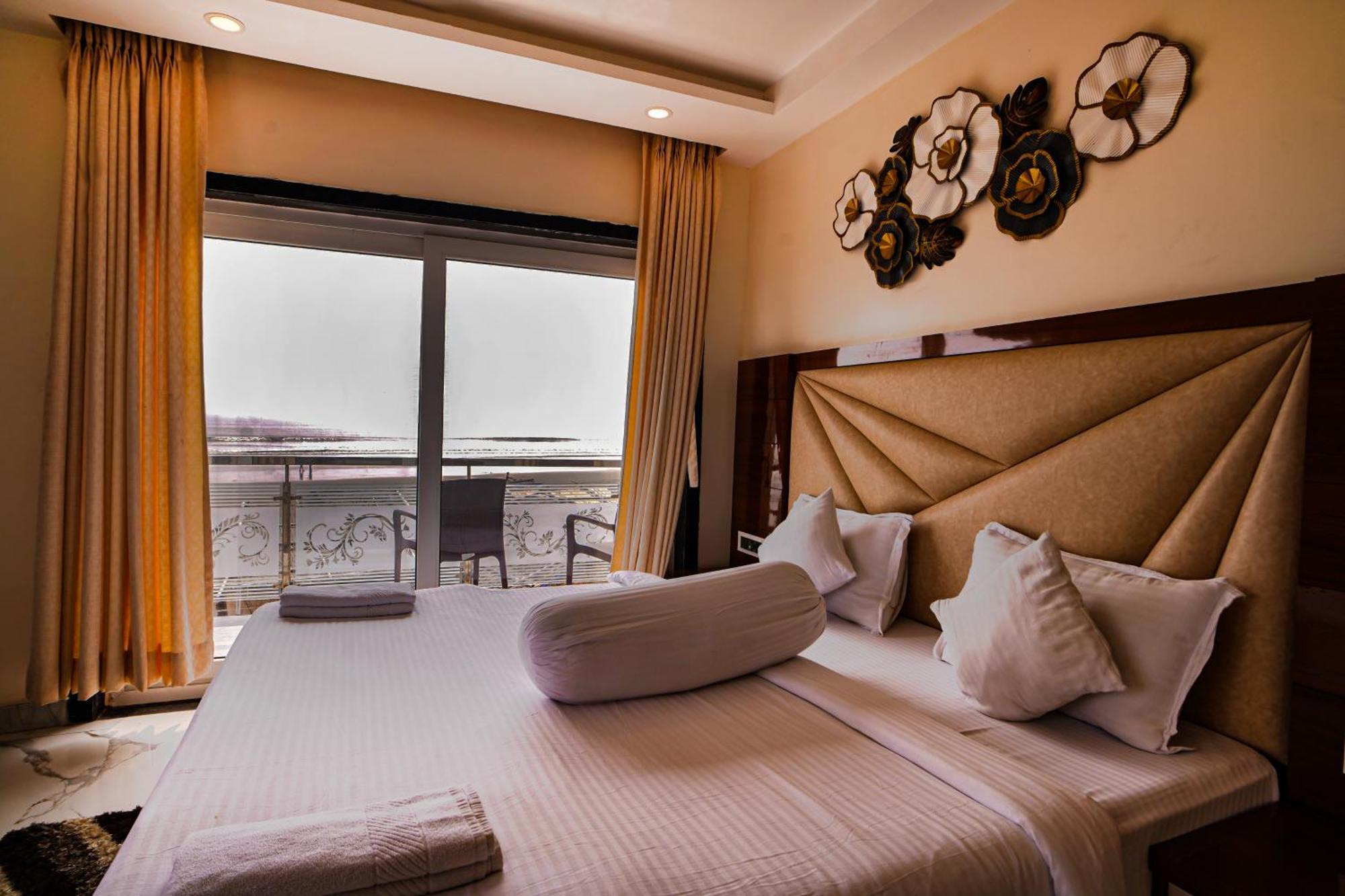 Prasant On Beach Resort !! Lift - Wifi -Restaurant-Parking Facilities-Newly Decorated Room !! Mandarmani Dış mekan fotoğraf