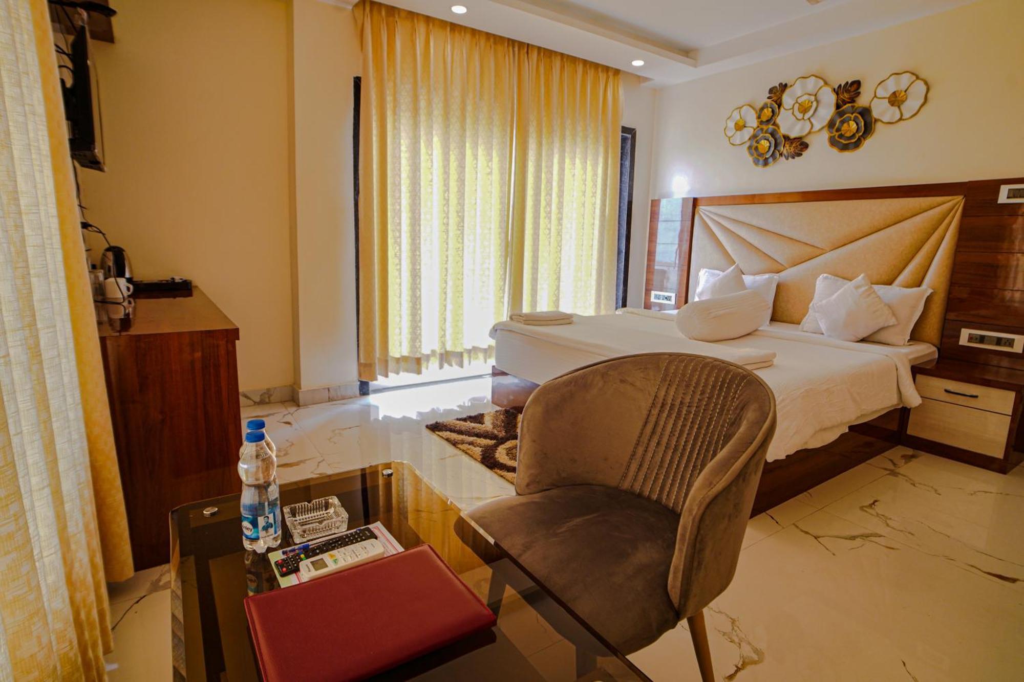 Prasant On Beach Resort !! Lift - Wifi -Restaurant-Parking Facilities-Newly Decorated Room !! Mandarmani Dış mekan fotoğraf