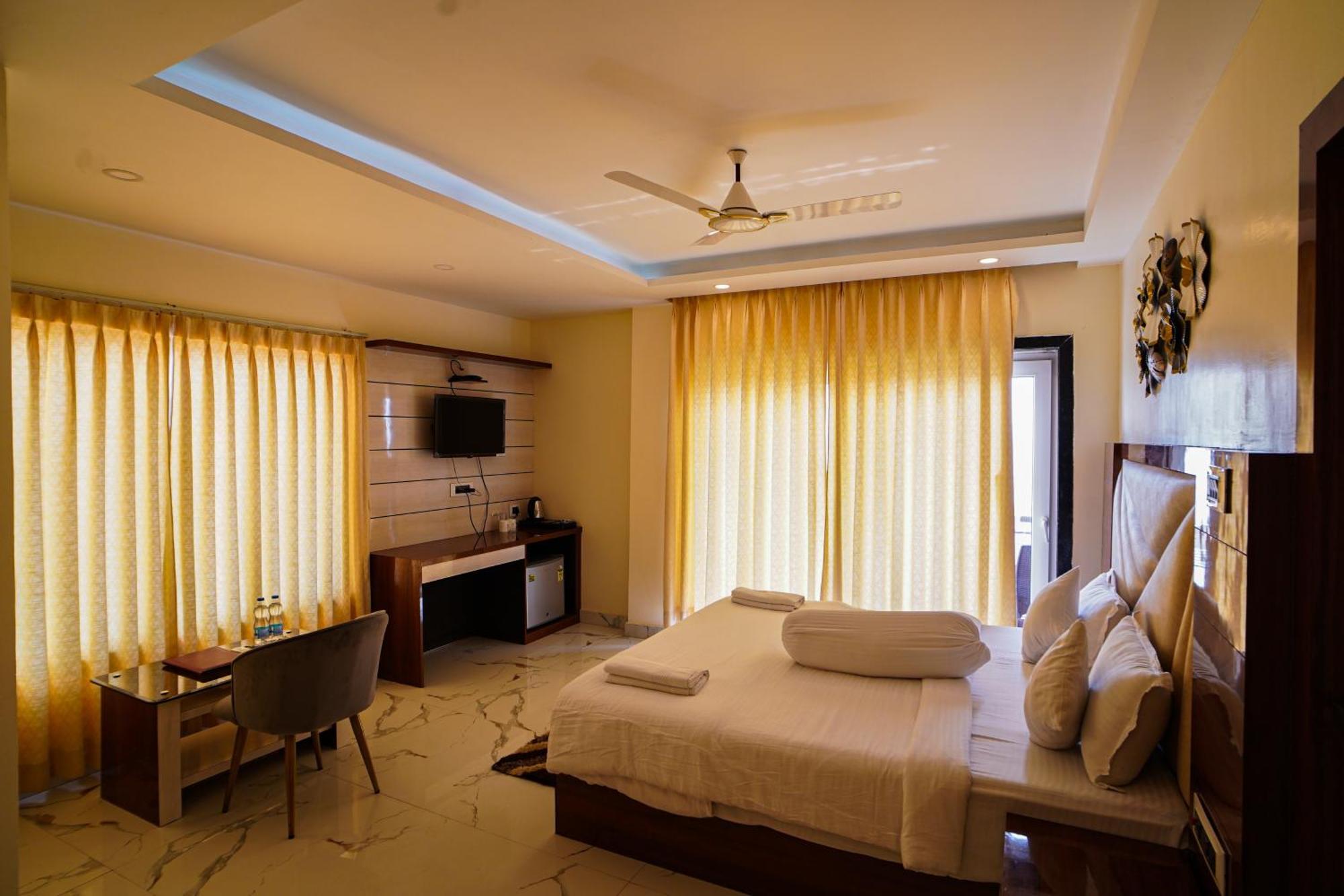 Prasant On Beach Resort !! Lift - Wifi -Restaurant-Parking Facilities-Newly Decorated Room !! Mandarmani Dış mekan fotoğraf