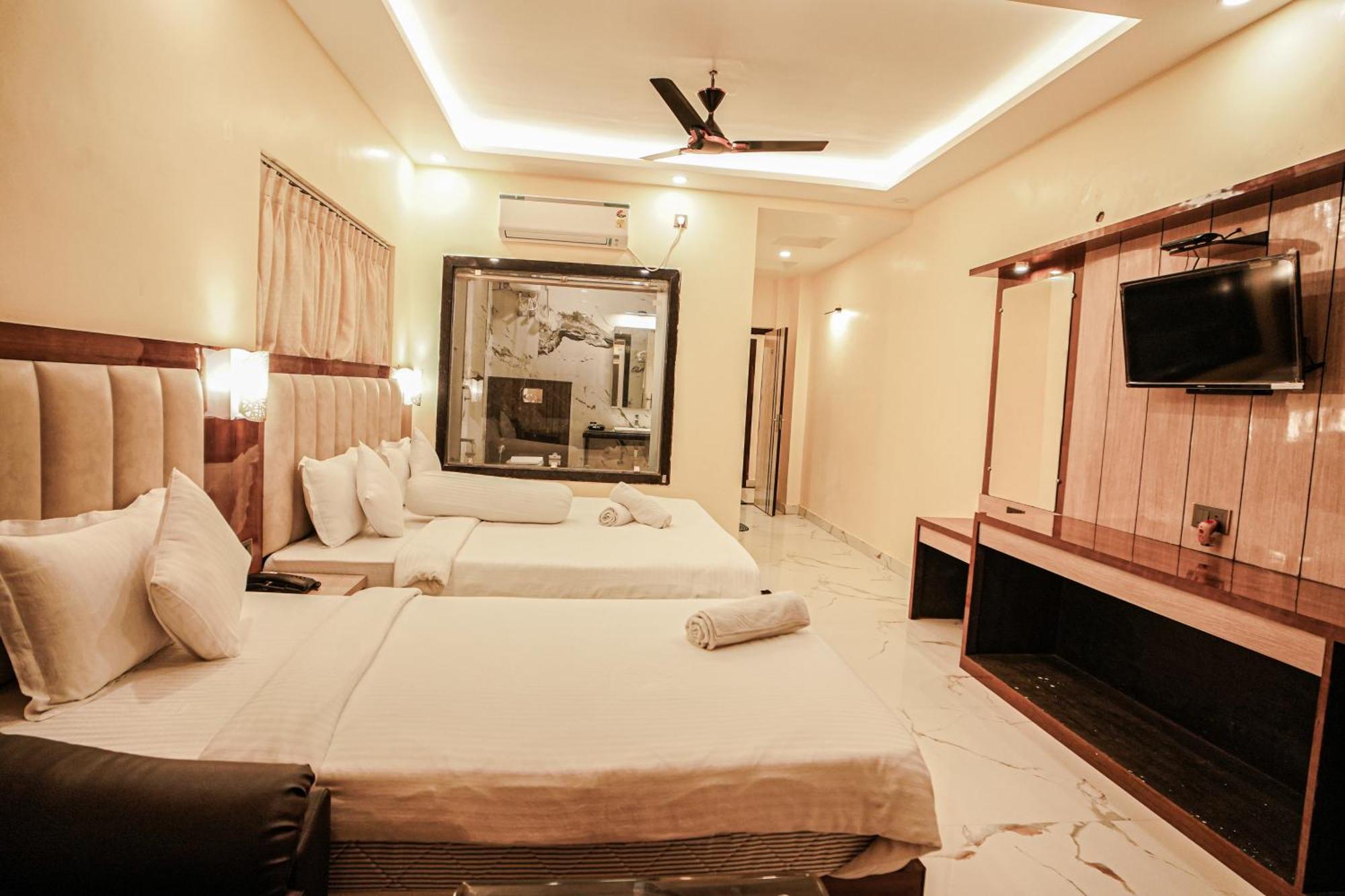 Prasant On Beach Resort !! Lift - Wifi -Restaurant-Parking Facilities-Newly Decorated Room !! Mandarmani Dış mekan fotoğraf