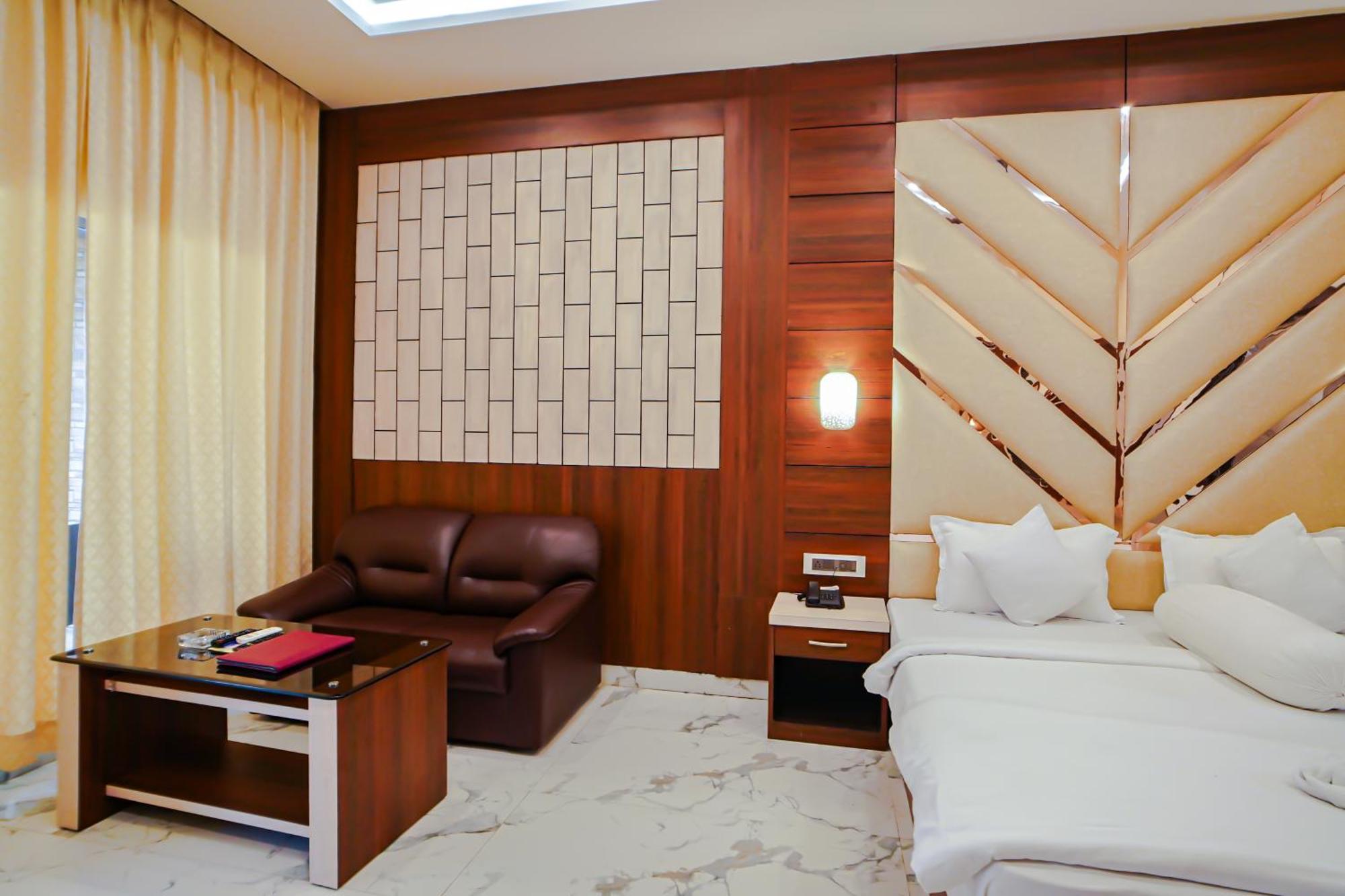 Prasant On Beach Resort !! Lift - Wifi -Restaurant-Parking Facilities-Newly Decorated Room !! Mandarmani Dış mekan fotoğraf