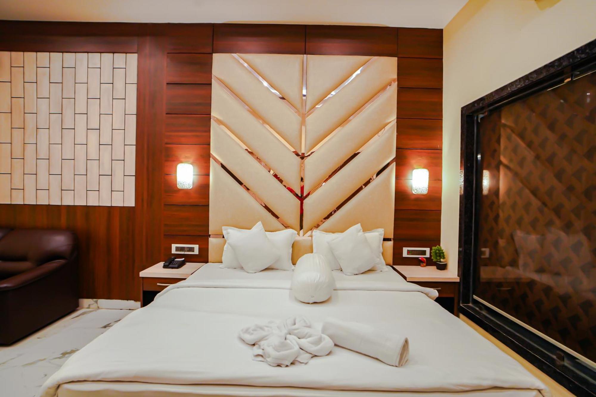 Prasant On Beach Resort !! Lift - Wifi -Restaurant-Parking Facilities-Newly Decorated Room !! Mandarmani Dış mekan fotoğraf