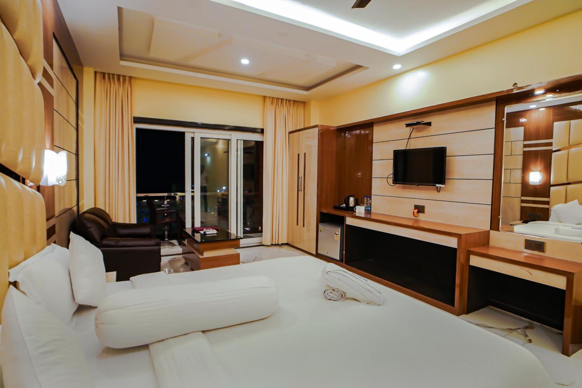 Prasant On Beach Resort !! Lift - Wifi -Restaurant-Parking Facilities-Newly Decorated Room !! Mandarmani Dış mekan fotoğraf