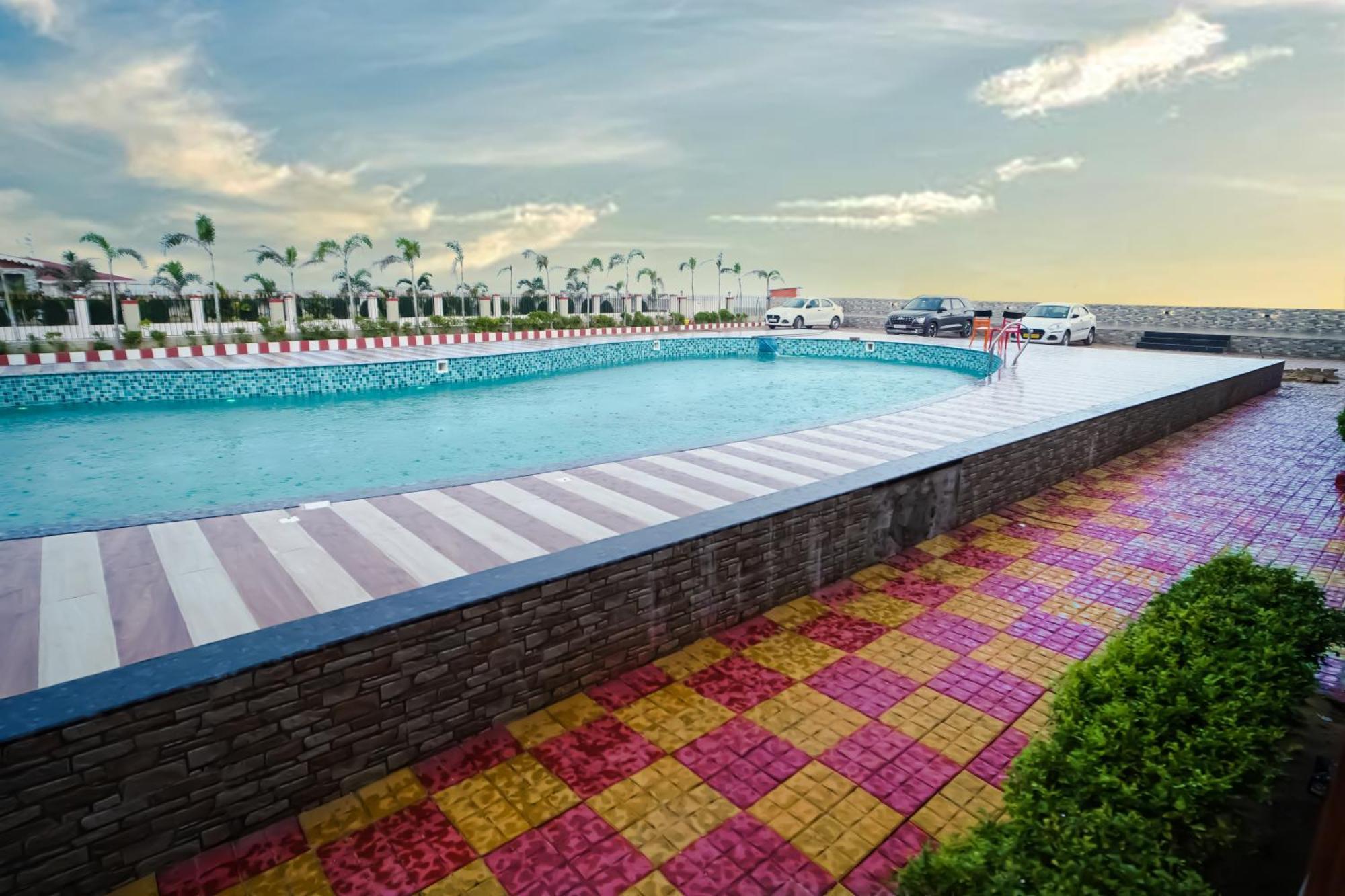 Prasant On Beach Resort !! Lift - Wifi -Restaurant-Parking Facilities-Newly Decorated Room !! Mandarmani Dış mekan fotoğraf